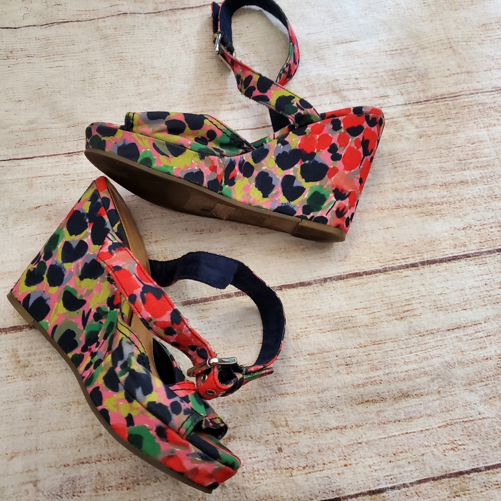 Gap colorful polka dot cross strap platform sandals size 7 / 38